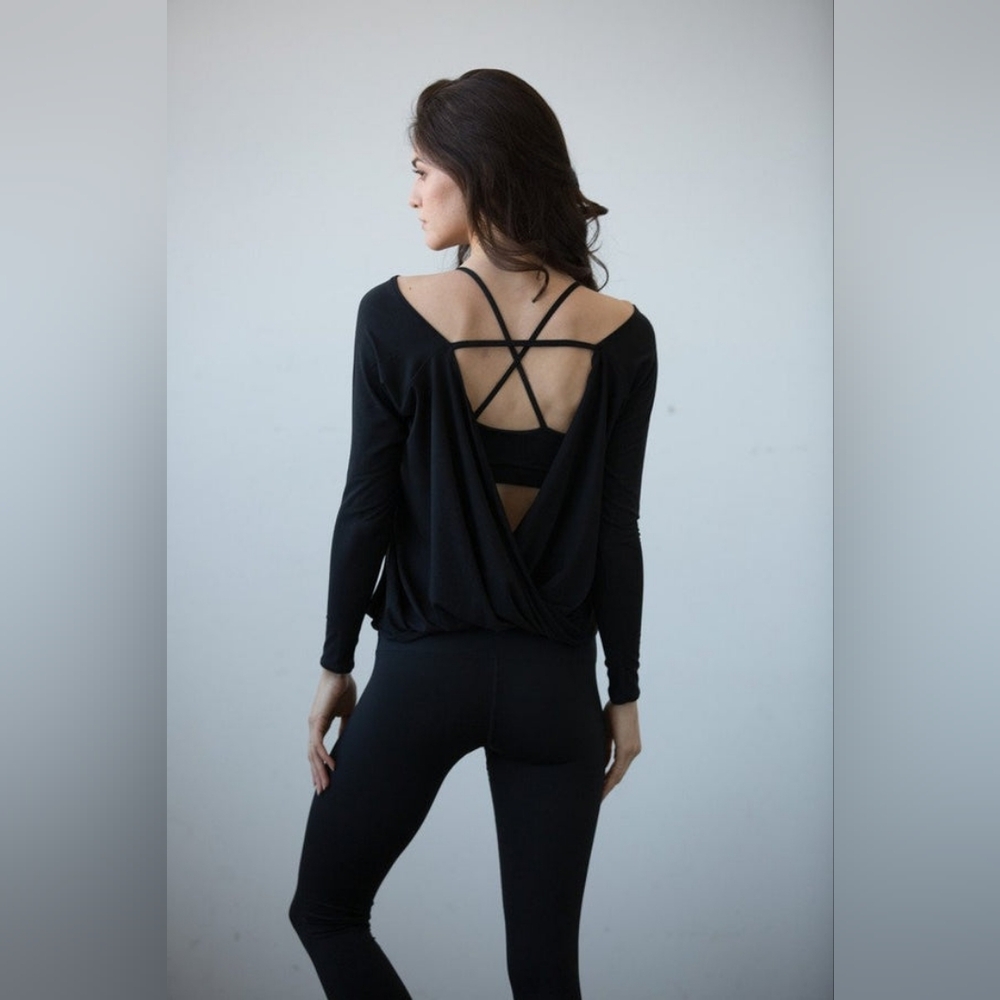 Montiel Hanley‎ Long Sleeve Black